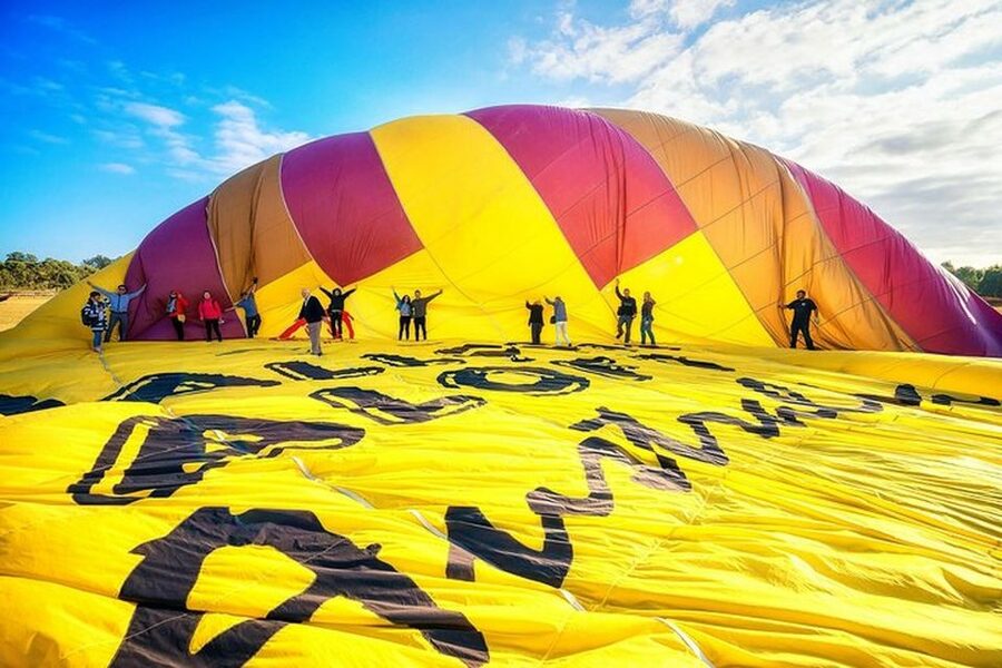 Camden Valley: Sunrise Hot Air Balloon Flight With Breakfast - What to bring and how to dress