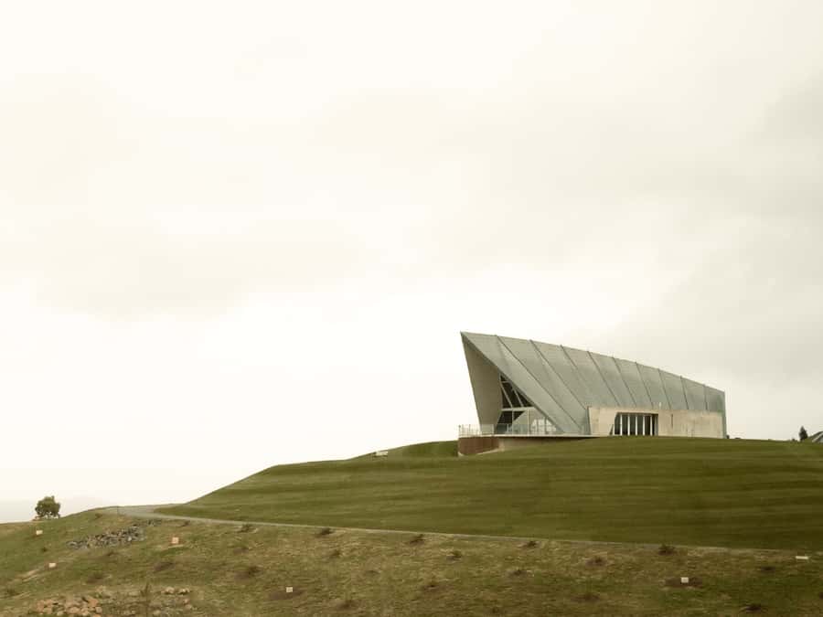 Canberra: City Highlights Day Tour with Entrance Fees - A short café break, with lunch on your own