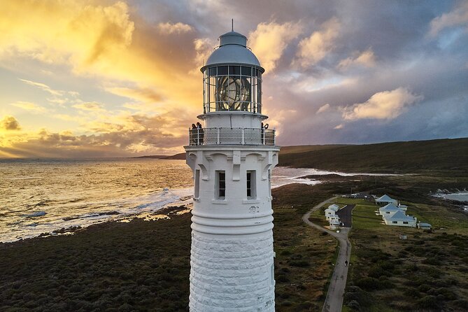 Cape Leeuwin Lighthouse Fully-guided Tour - Why this short lighthouse climb is worth your time