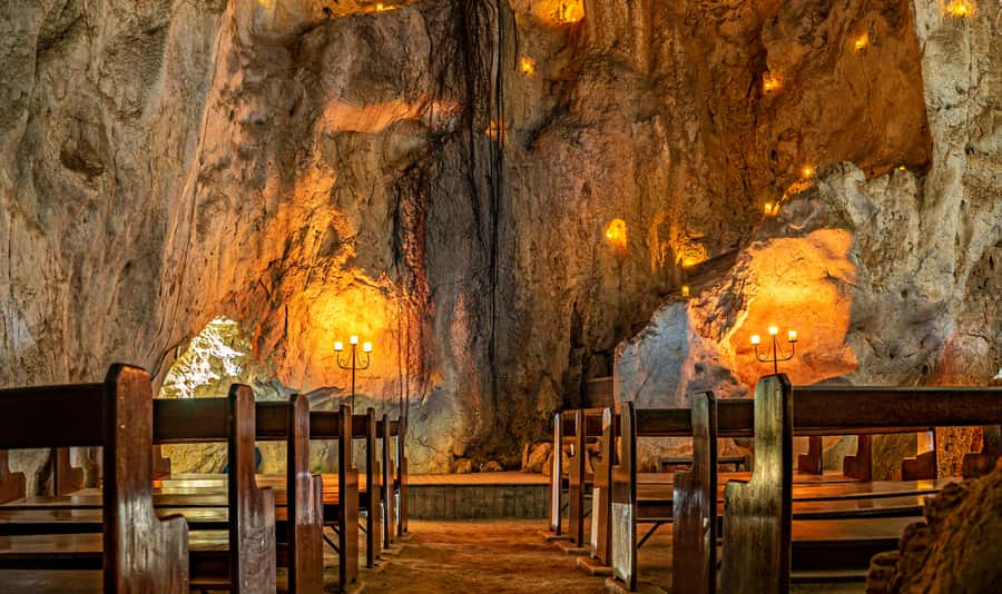Capricorn Caves, Australia: 45-Minute Cathedral Cave Tour - Capricorn Caves at a glance