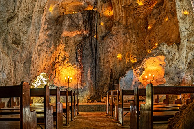 Capricorn Caves Cathedral Cave Tour - The Cathedral chamber and its natural sound