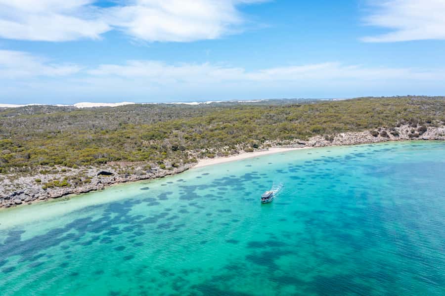 Coffin Bay: Oyster Farm Boat Tour with Wading & 12 Oysters - Leaving from Coffin Bay Yacht Club