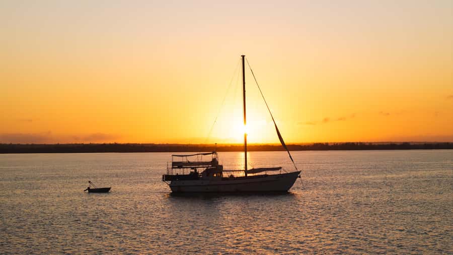 Darwin: Cape Adieu Sunset Cruise with 4-Course Dinner - The first hour, harbour views and small Top End tasters