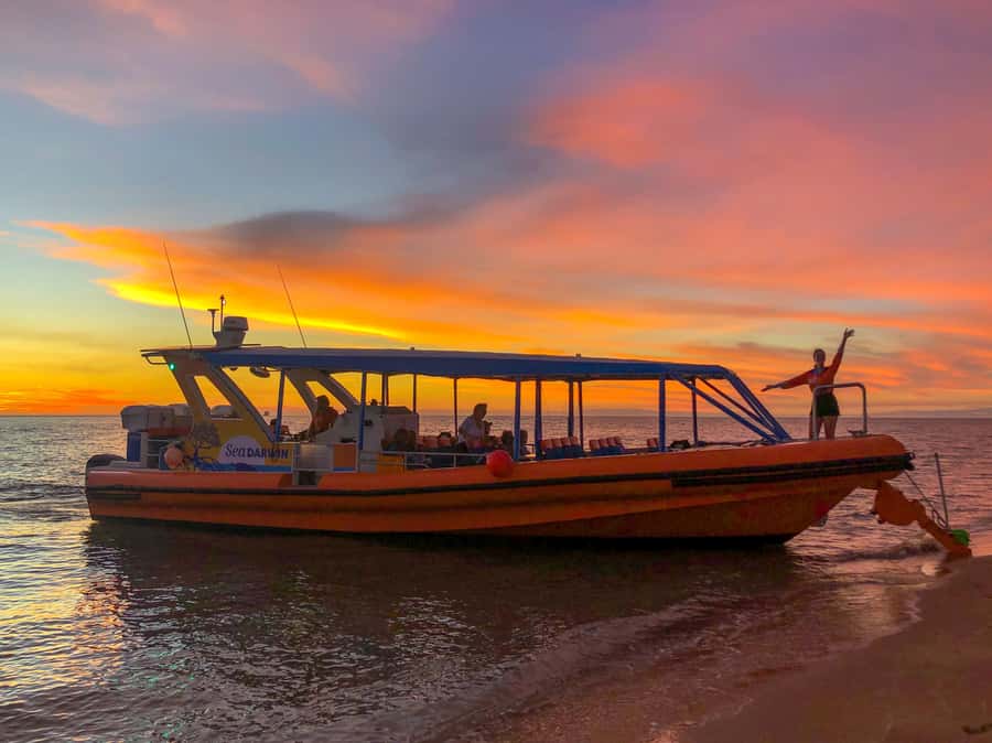 Darwin: Sunset Harbour Cruise with Fish and Chips Dinner - The first minutes on the boat