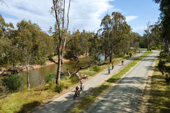 Echuca Guided E-Bike Cycling Tour - Following the Scenic Drive between two rivers