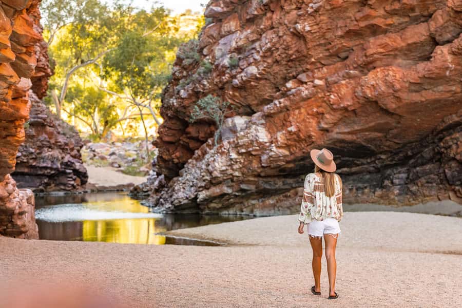 From Alice Springs/Yulara: 4-Day Red Centre 4WD Camping Tour - What to pack for the heat, hikes, and camp