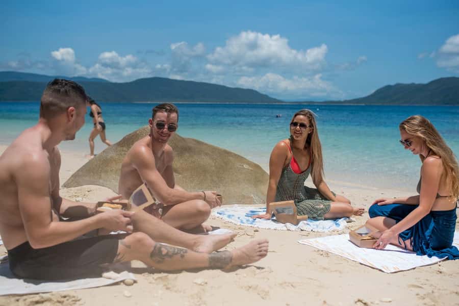 From Cairns: 2 Islands 1 day - Fitzroy & Green Islands - The short crossing to Green Island