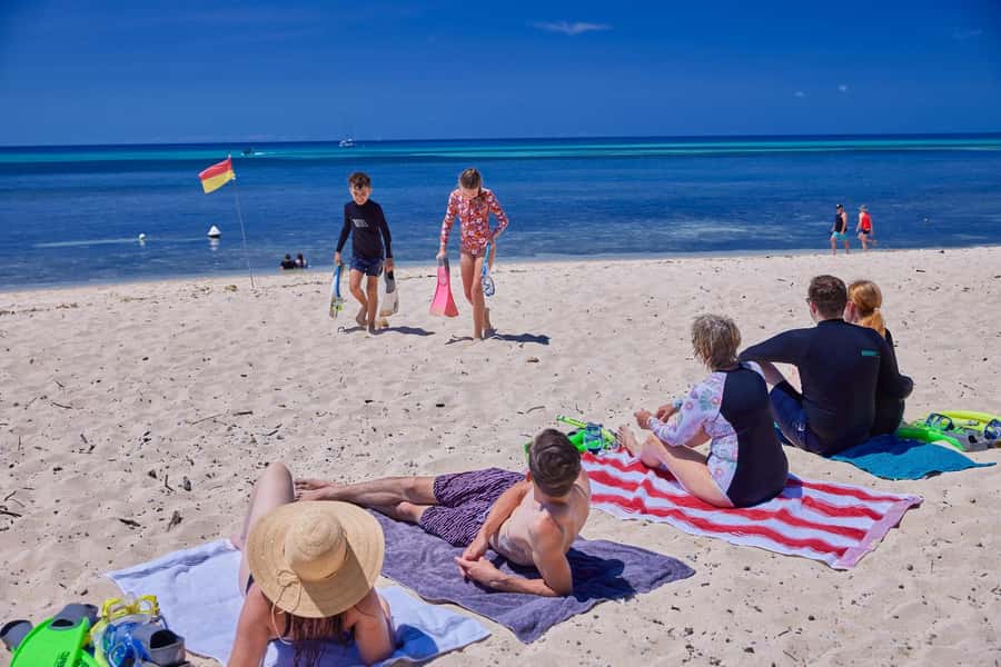 From Cairns: Full-Day Green Island Cruise - Snorkeling close to the beach