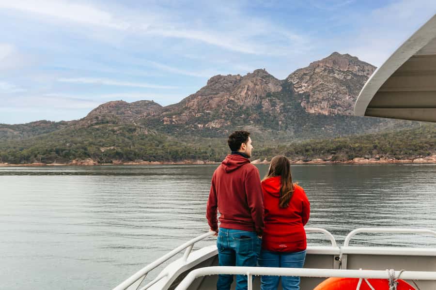From Coles Bay: Wineglass Bay Cruise with Lunch - The 270-minute route from Coles Bay