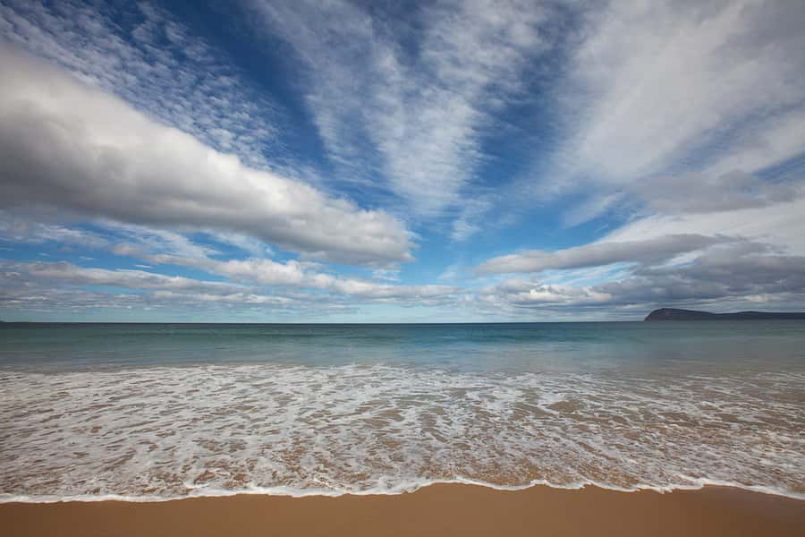 From Hobart: Full-Day Bruny Island Tour with Guide - Cape Bruny Lighthouse and changing routes