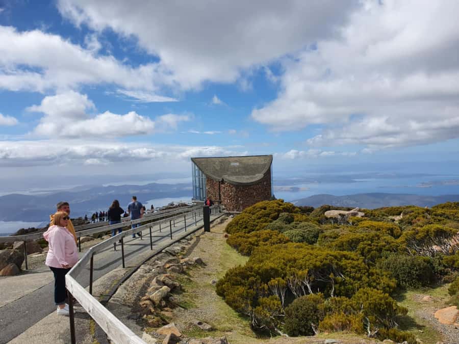 From Hobart: Mt Wellington Pinnacle 2 Hour Small Group Tour - Above the tree line to the 1,270-metre Pinnacle