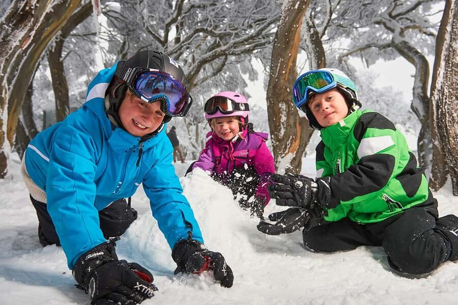 From Melbourne: Day Tour to Mt Buller with Snow Clothes - Getting to Bay 58 at Southern Cross Station