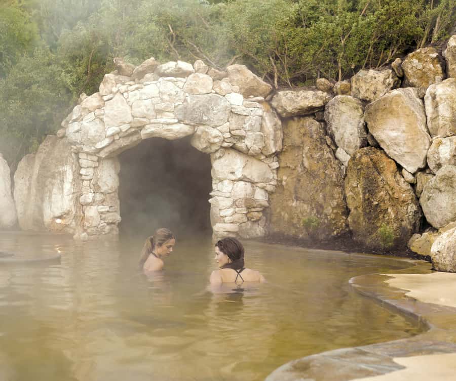 From Melbourne: Peninsula Hot Springs & Bathing Boxes Tour - The Melbourne pickup keeps car hire out of the picture