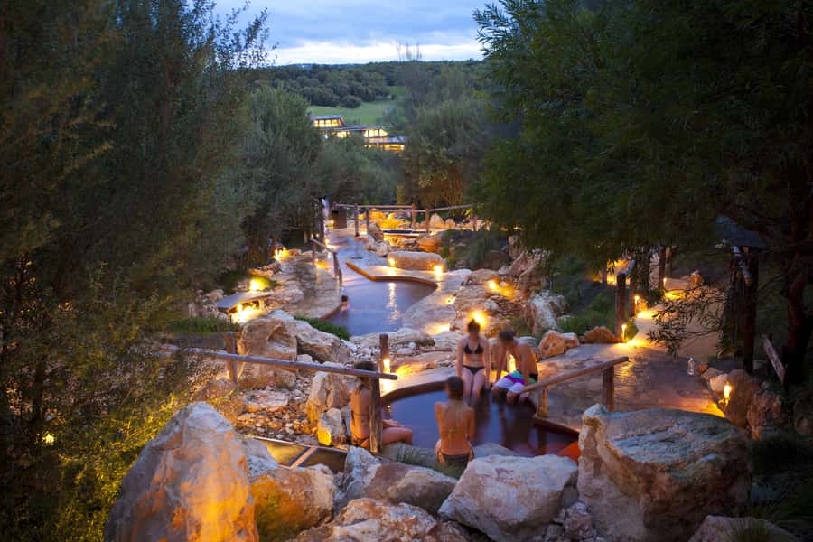 From Melbourne: Peninsula Hot Springs & Bathing Boxes Tour - Four hours gives you room to set your own pace