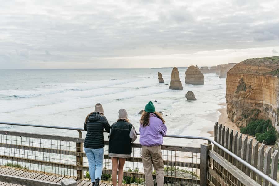 From Melbourne: Small-Group Great Ocean Road Day Trip - Apollo Bay lunch by the wharf