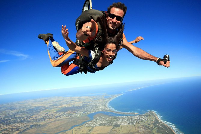 From Melbourne: Tandem Skydive over Great Ocean Road - The scenic aircraft ride to altitude