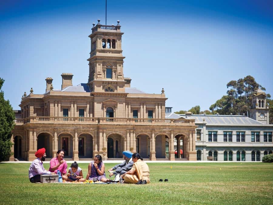 From Melbourne: Werribee Open Range Zoo & Werribee Mansion - Werribee Mansion from 10:00 am to noon