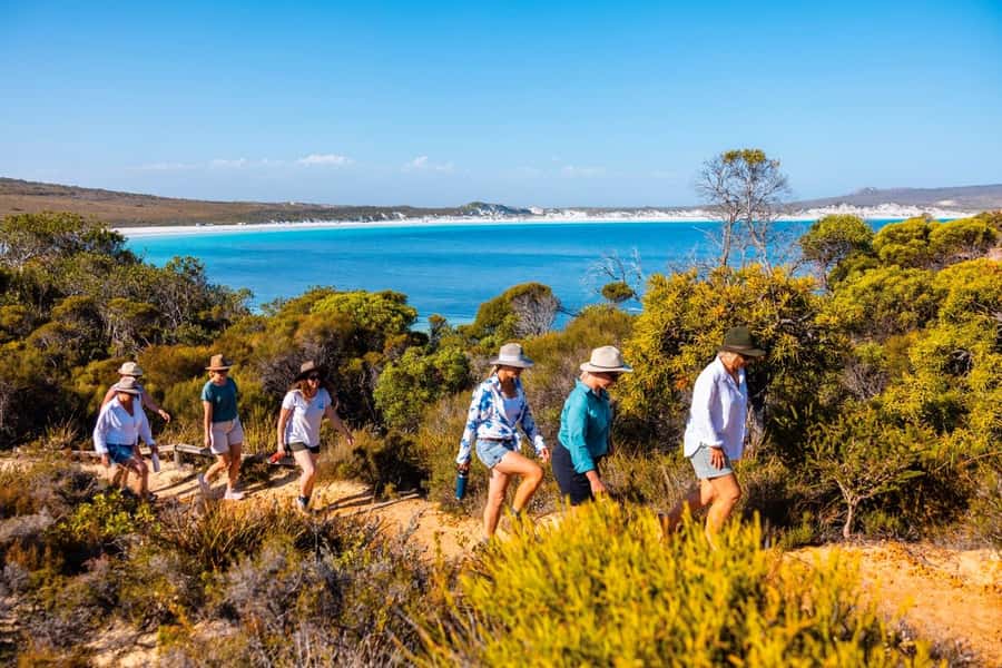 From Perth: Margaret River to Esperance 6-Day Tour - Guide, transport, and group feel