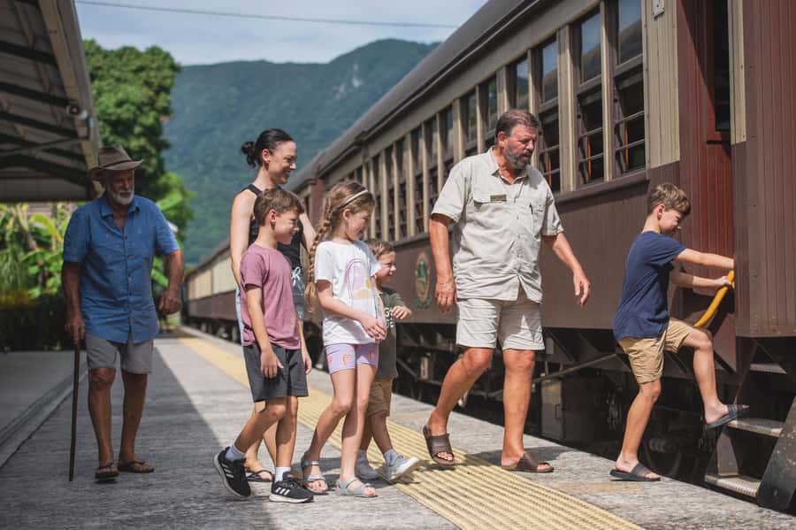From Port Douglas: Kuranda Tour with Skyrail & Scenic Train - Who will enjoy this Kuranda day trip?