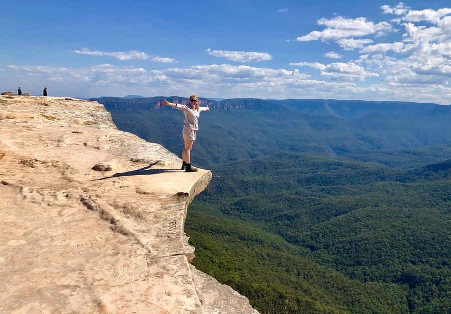 From Sydney: Blue Mountains Bushwalks & Featherdale Tour - The guides are a major part of the value