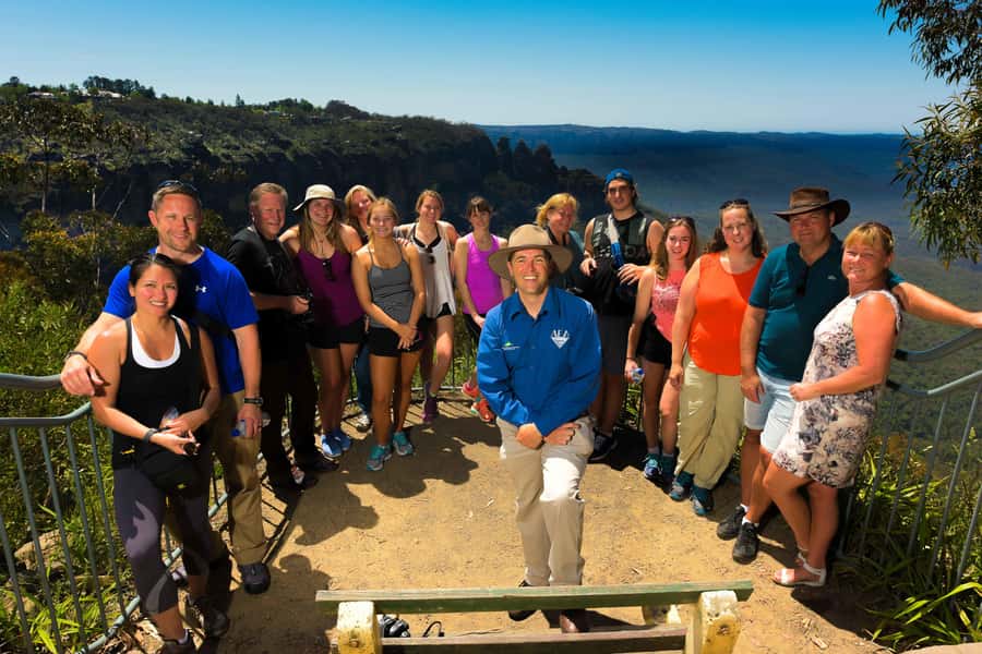 From Sydney: Blue Mountains Small-Group Tour Picnic & Hike - Jamison Valley and the road into Katoomba