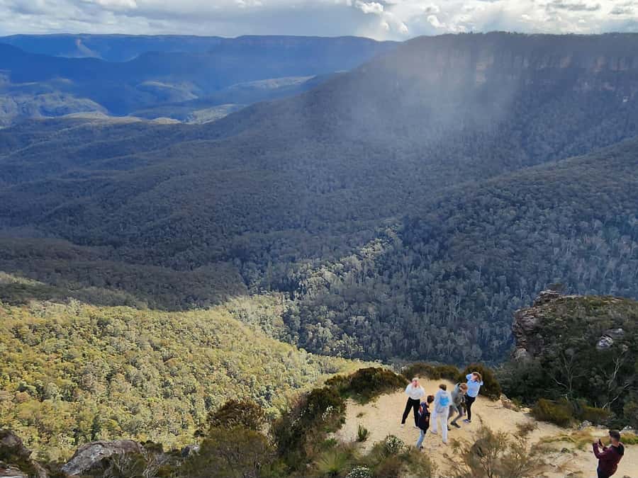 From Sydney: Blue Mountains Tour with Waterfall Walk & Lunch - Who should book this day out