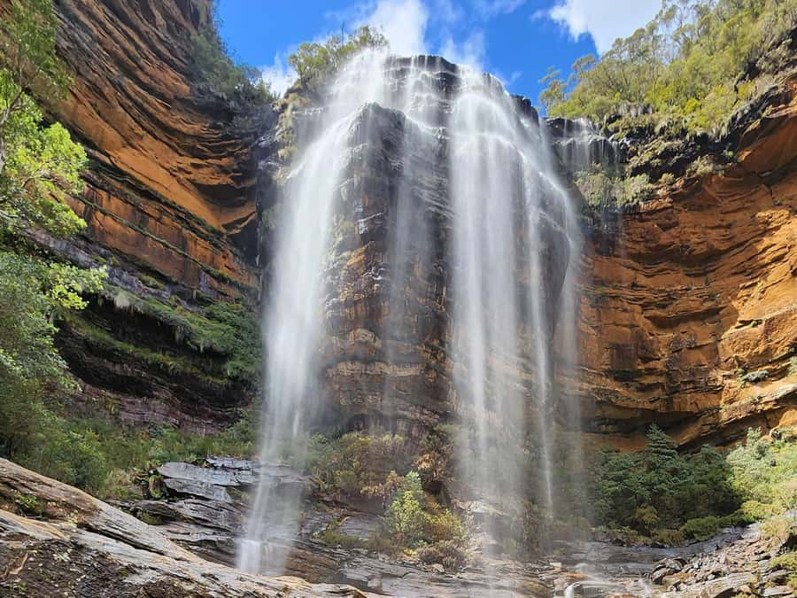 From Sydney: Blue Mountains Tour with Waterfall Walk & Lunch - A full day from Sydney, with the driving handled