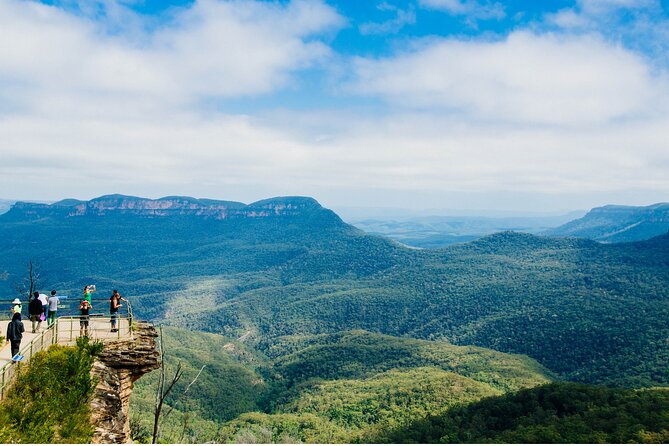 From Sydney: Blue Mountains with Zoo, Koala Photo & Scenic World - One long day from koalas to sandstone cliffs