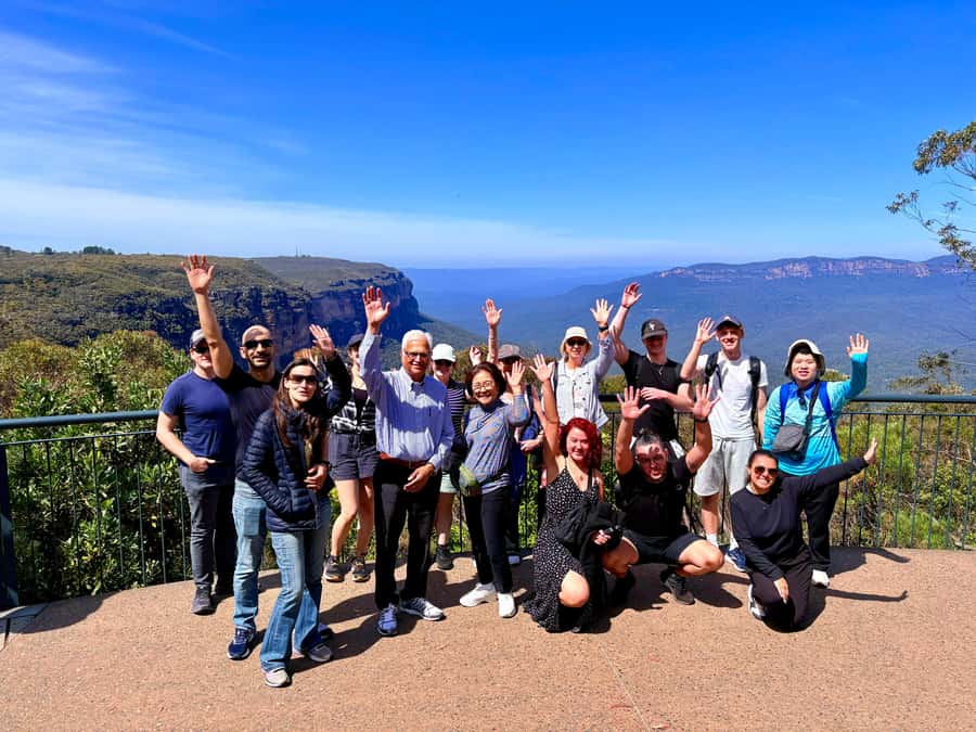 From Sydney: Blue Moutains and Featherdale Day Tour - Lincoln’s Rock: a short stop with a big payoff