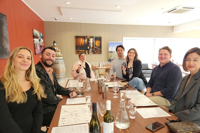 Full-Day Canberra Winery Tour to Murrumbateman /w lunch - Four Winds pairs wine with pizza lunch