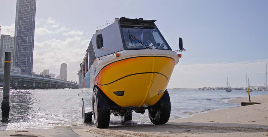 Gold Coast: 1-Hour Land and Water Duck Tour - The captain’s turn for children