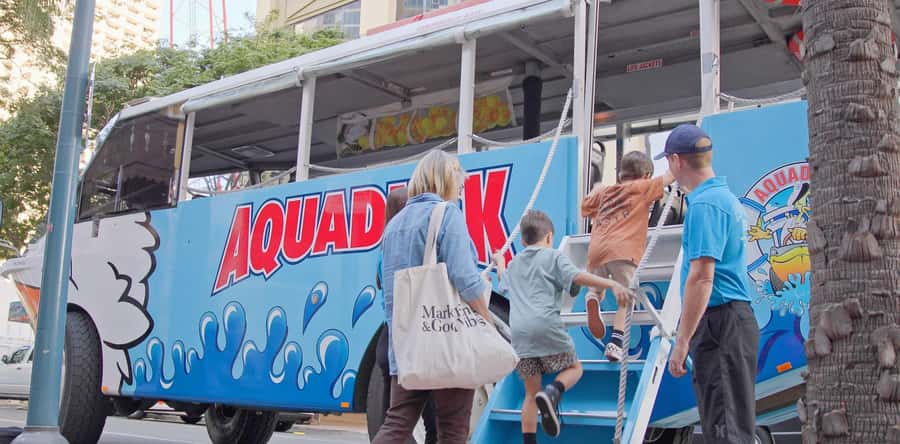 Gold Coast: 1-Hour Land and Water Duck Tour - How the guides shape the hour