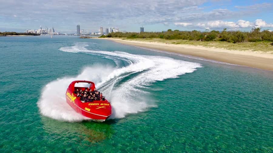 Gold Coast: 55-Minute Extreme Jet Boat Ride - The scenery between the spins