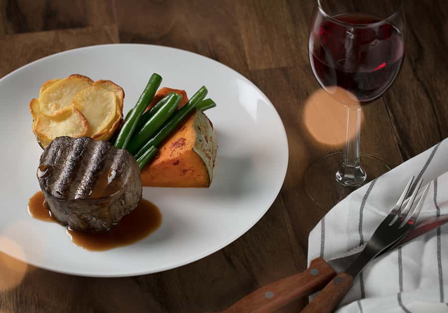 Gold Coast: Australian Outback Spectacular Dinner & Show - Horses, acrobatics, and the main performance