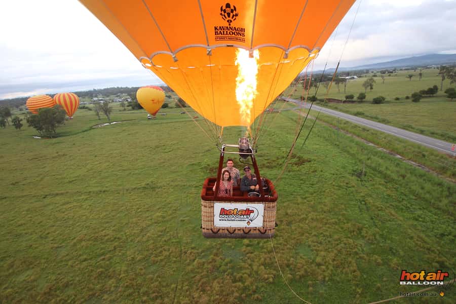 Gold Coast: Hot Air Balloon Flight and Vineyard Breakfast - Who should book this flight?