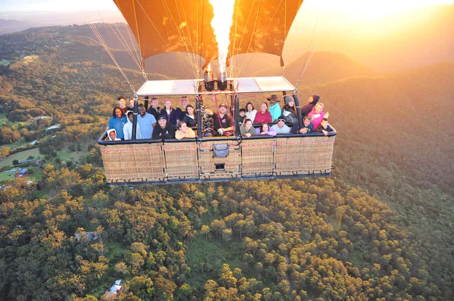 Gold Coast: Hot Air Balloon Flight with Buffet Breakfast - A sunrise flight with a moving view