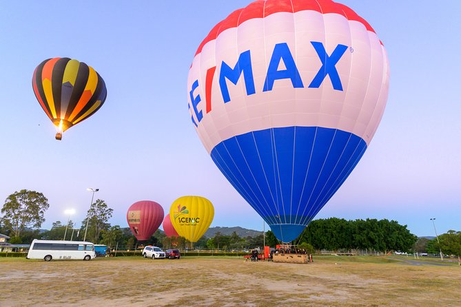 Gold Coast Hot Air Balloon with 5 Star Champagne Buffet Breakfast - Landing, transport, and the hotel breakfast