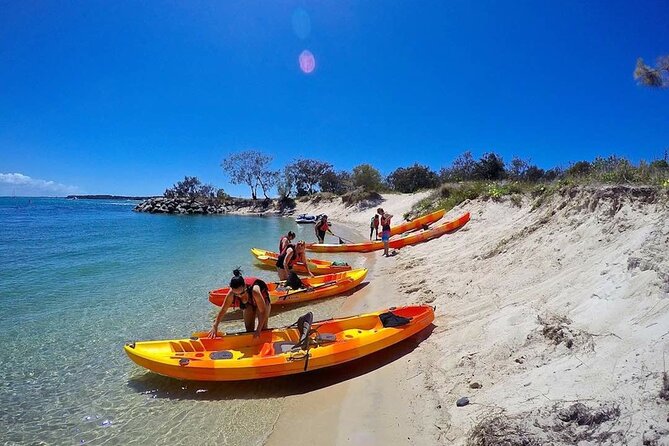 Gold Coast Kayaking & Snorkelling Tour (2.5 Hours) - A picnic break with simple local food
