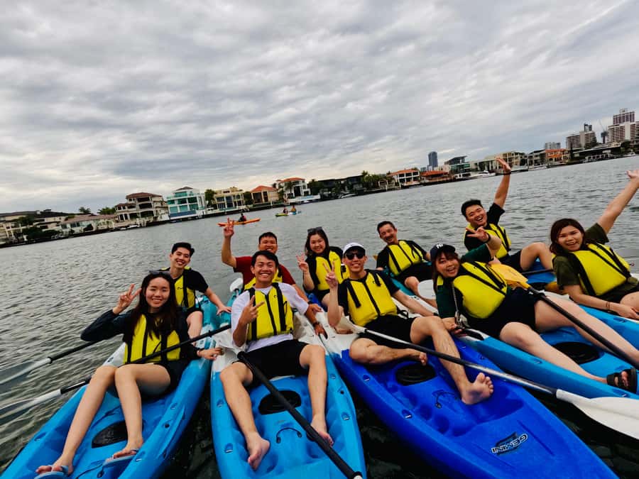Gold Coast: Kayaking & Snorkelling Tour with Fish Feeding - A light breakfast beside the water