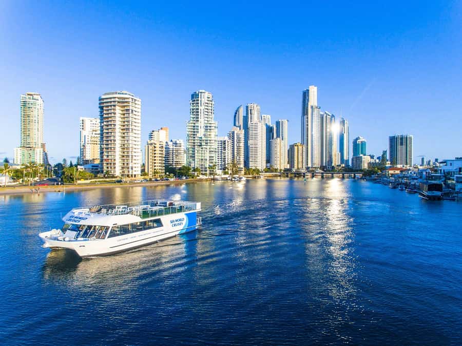 Gold Coast: Sightseeing Cruise with Buffet Lunch - Key points at a glance