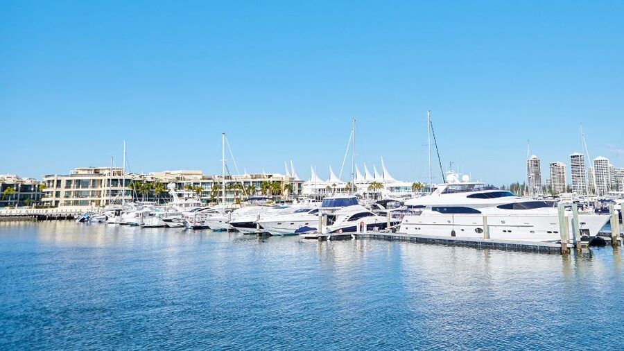Gold Coast: Sightseeing Cruise with Buffet Lunch - Choosing between the lower deck and sundeck