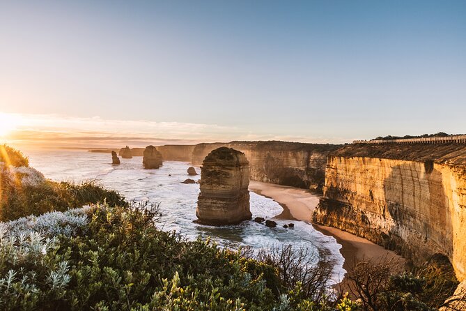Great Ocean Road, 12 Apostles, Loch Ard Gorge & lunch - Melbourne - Leaving Melbourne at 7:35 am