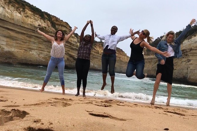 Great Ocean Road Reverse Itinerary PREMIUM Tour - Max 11 Guests - Razorback and Loch Ard Gorge