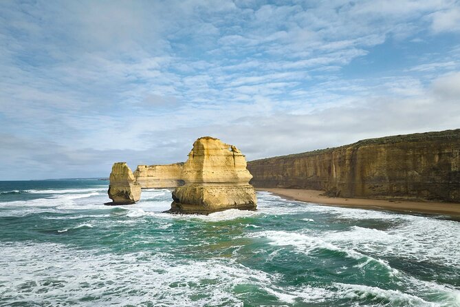 Great Ocean Road Reverse Tour with Iconic Stops & Wildlife - Lorne and Memorial Arch