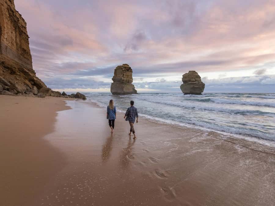 Great Ocean Road Tour PRIVATE LUXURY-FREE entry,hotel pickup - Loch Ard Gorge adds a human story