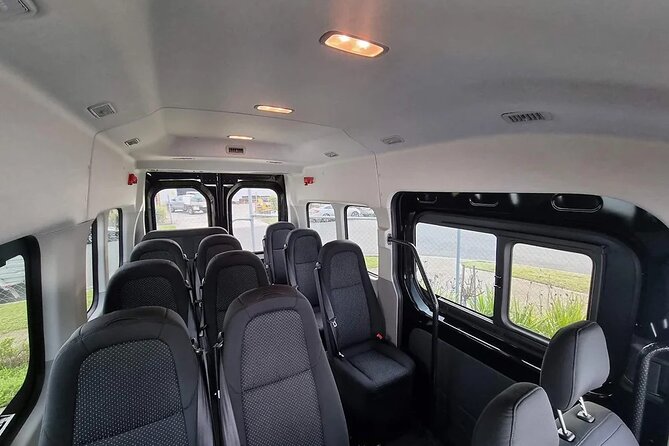 Great Ocean Road Tour Reverse –SML GRP-DLUX Mini Bus Hotel Pickup - The Great Ocean Road and Apollo Bay lunch