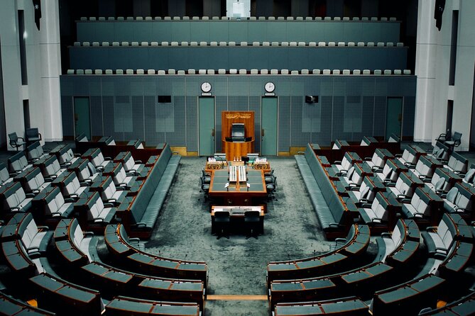 Highlights of Canberra Full Day Tour - Yarralumla, The Lodge, and Canberra’s diplomatic district
