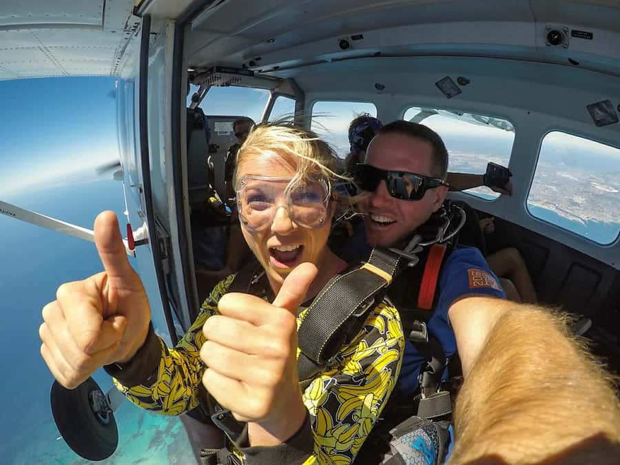 Hillary's Harbour: Rottnest Island Skydive and Ferry Package - Checking In at the Rottnest Airfield