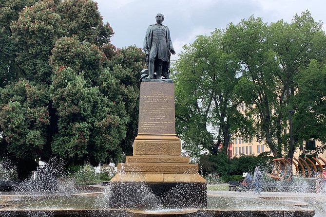 Hobart History, People & Places - 2 hour city walk - Starting beside the Henry Jones Art Hotel