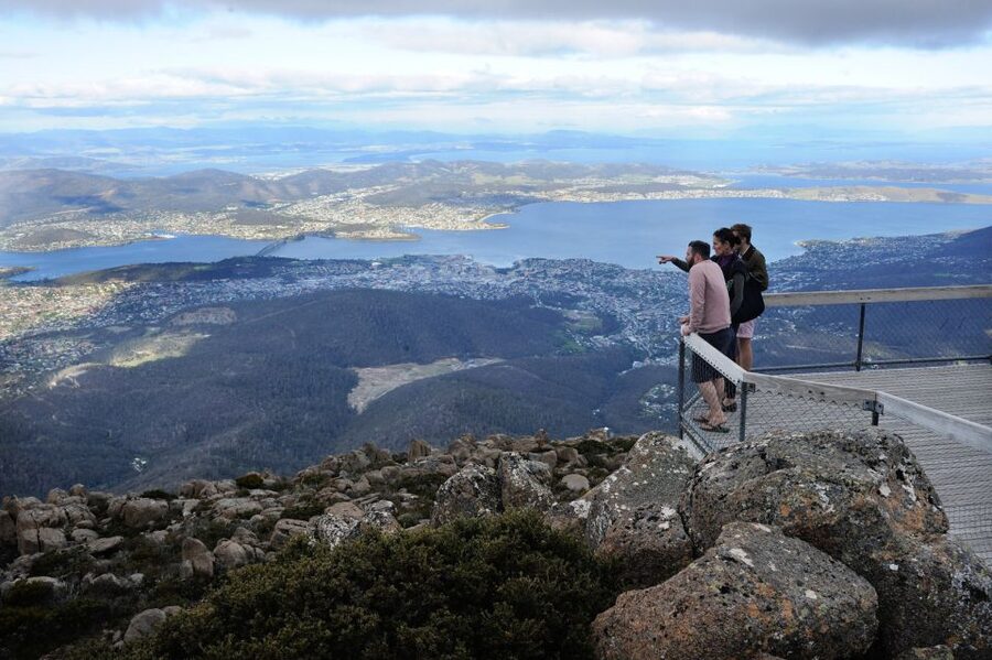 Hobart: Kunanyi/Mt Wellington Hop-on Hop-off Bus Pass - The guides make the difference